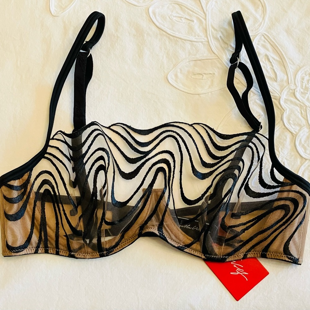 NWT Noelle Wolf Iconic Mist Embroidered Bandeau Bra in Wavy Stripes on Beige 32B